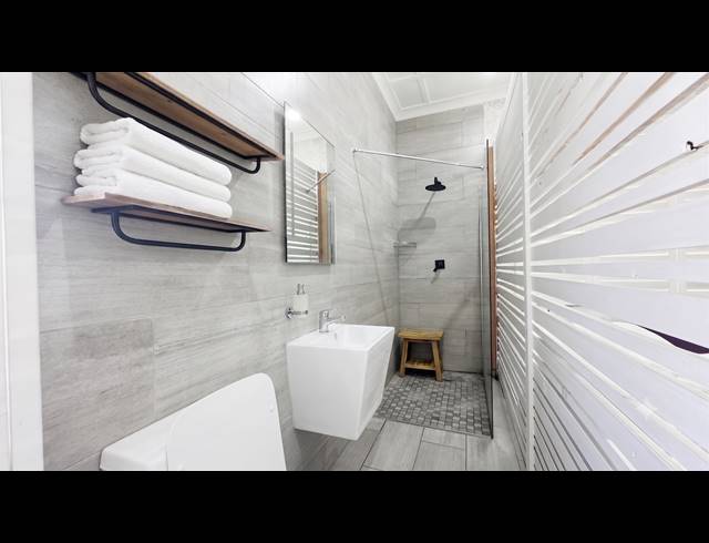 3 BEDROOM APARTMENT FOR SALE IN GLENWOOD